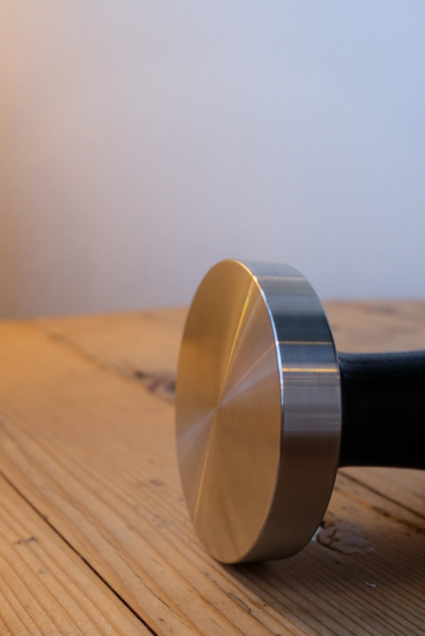 Motta Tamper Edelstahl plan mit Holzgriff schwarz gerade 58.4mm