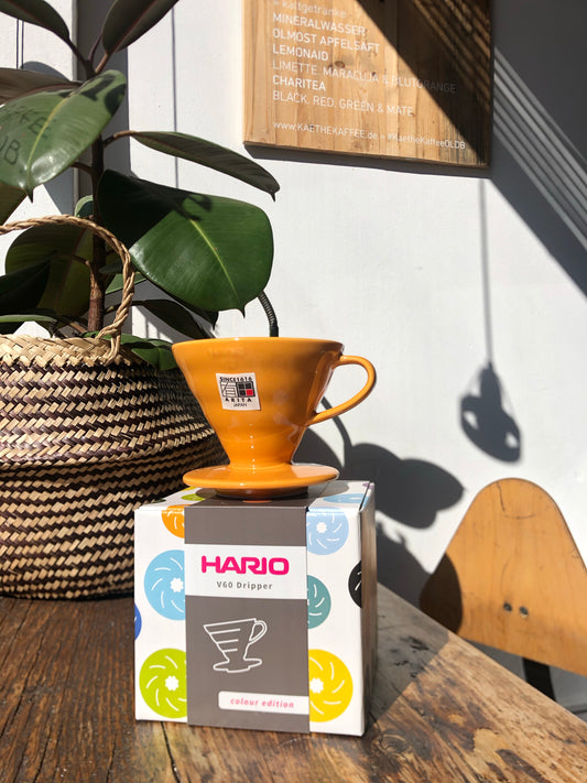 Hario V60 Handfilter 02 Porzellan Orange (Colour Edition inkl. 40 Papierfiltern)